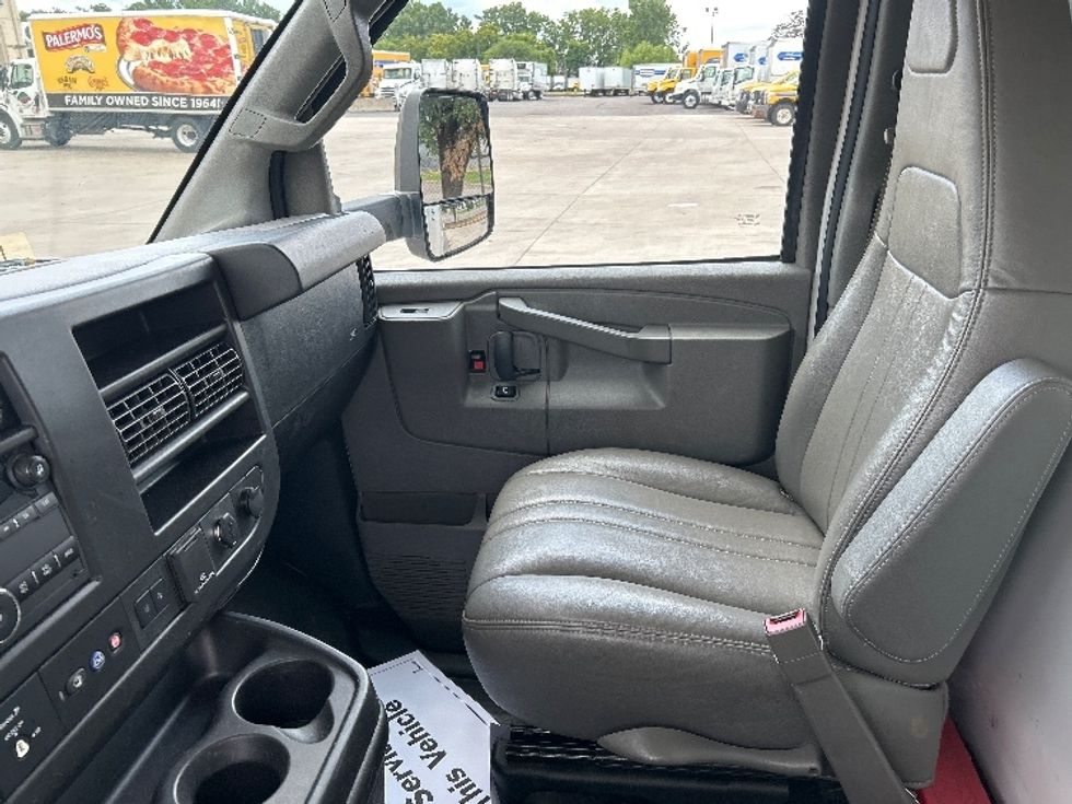 Light Duty Box Truck-Light and Medium Duty Trucks-GMC-2021-Savana G33903-Roseville-MN-77,970\n\t\tmiles-$ 32,500 - Image 18