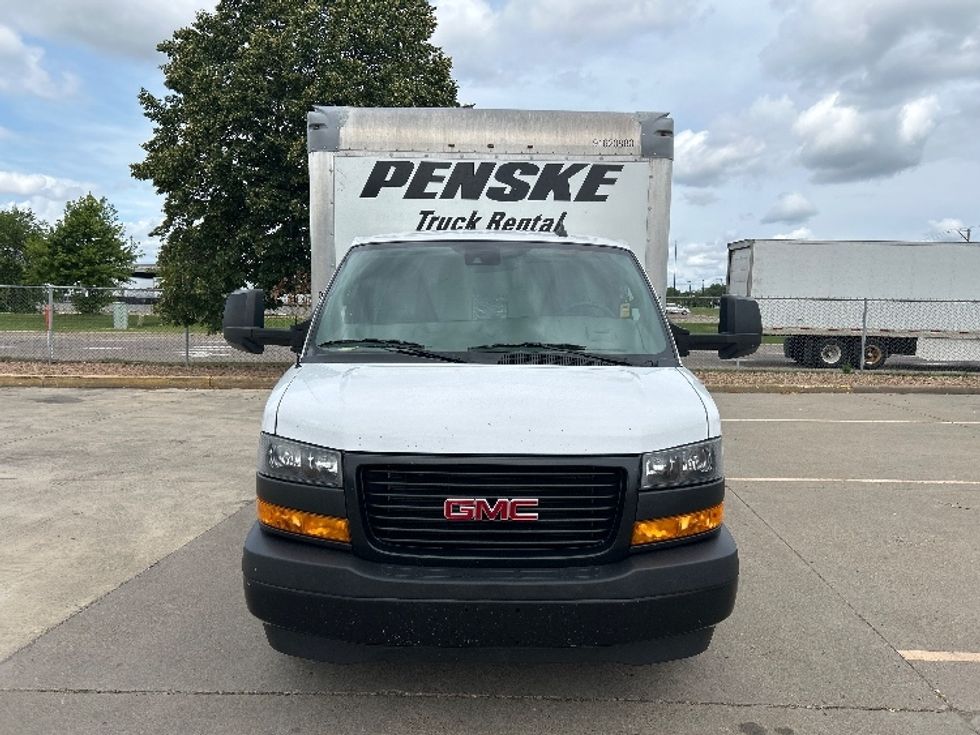 Light Duty Box Truck-Light and Medium Duty Trucks-GMC-2021-Savana G33903-Roseville-MN-77,970\n\t\tmiles-$ 32,500 - Image 2