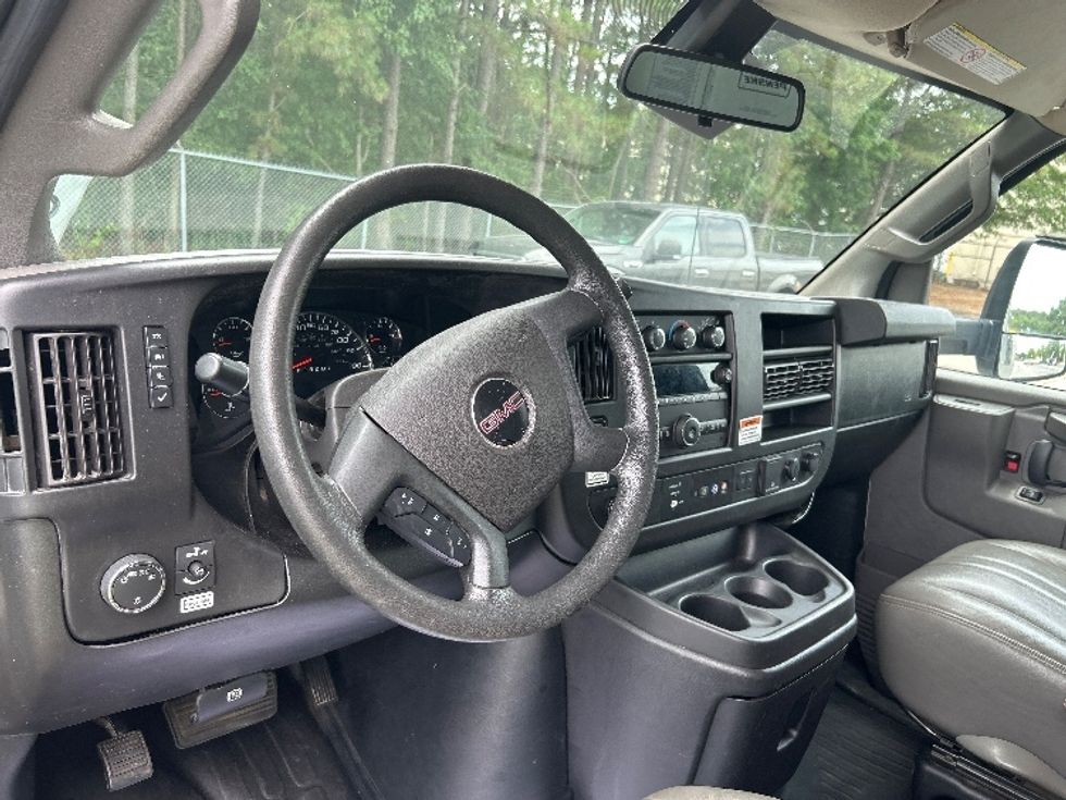 Light Duty Box Truck-Light and Medium Duty Trucks-GMC-2021-Savana G33903-Roseville-MN-85,381\n\t\tmiles-$ 30,750 - Image 17