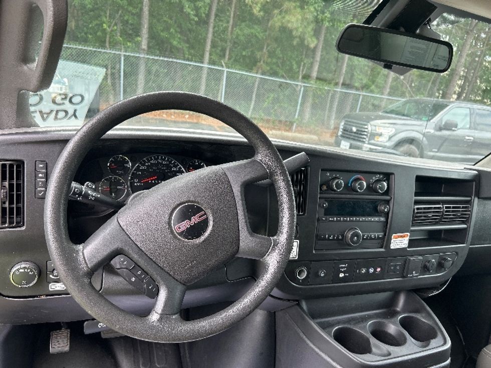 Light Duty Box Truck-Light and Medium Duty Trucks-GMC-2021-Savana G33903-Roseville-MN-85,381\n\t\tmiles-$ 30,750 - Image 18