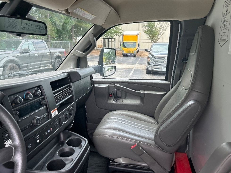 Light Duty Box Truck-Light and Medium Duty Trucks-GMC-2021-Savana G33903-Roseville-MN-85,381\n\t\tmiles-$ 30,750 - Image 19