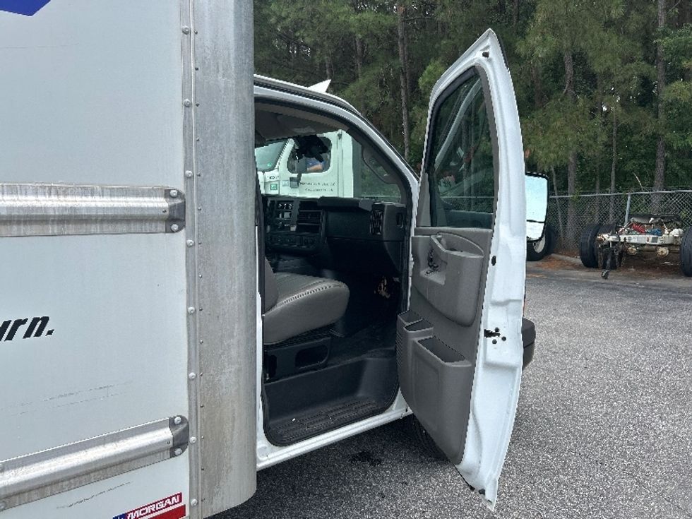 Light Duty Box Truck-Light and Medium Duty Trucks-GMC-2021-Savana G33903-Roseville-MN-85,381\n\t\tmiles-$ 30,750 - Image 20