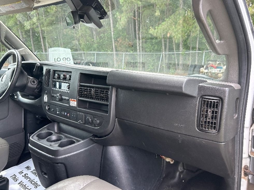 Light Duty Box Truck-Light and Medium Duty Trucks-GMC-2021-Savana G33903-Roseville-MN-85,381\n\t\tmiles-$ 30,750 - Image 21