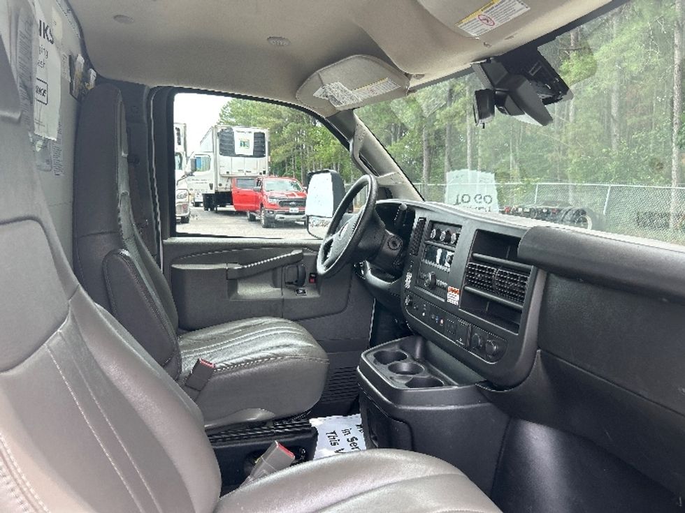 Light Duty Box Truck-Light and Medium Duty Trucks-GMC-2021-Savana G33903-Roseville-MN-85,381\n\t\tmiles-$ 30,750 - Image 22