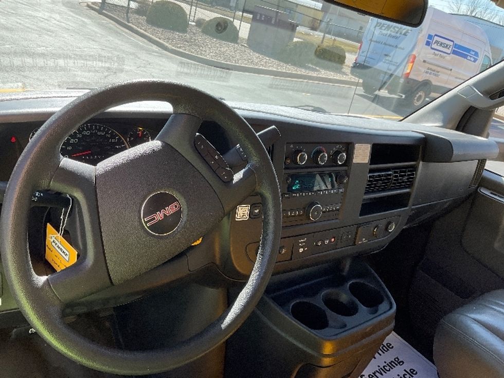 Light Duty Box Truck-Light and Medium Duty Trucks-GMC-2021-Savana G33903-Rothschild-WI-105,046\n\t\tmiles-$ 27,000 - Image 16