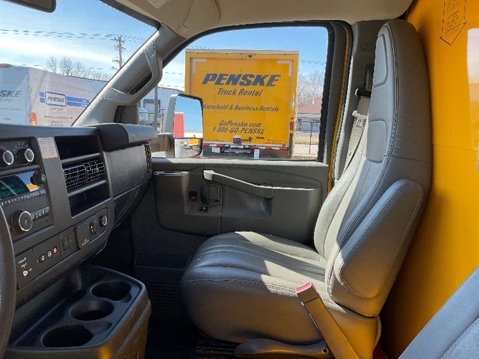 Light Duty Box Truck-Light and Medium Duty Trucks-GMC-2021-Savana G33903-Rothschild-WI-105,046\n\t\tmiles-$ 27,000 - Image 17