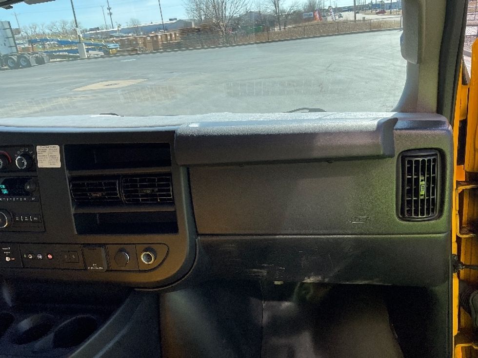 Light Duty Box Truck-Light and Medium Duty Trucks-GMC-2021-Savana G33903-Rothschild-WI-105,046\n\t\tmiles-$ 27,000 - Image 19