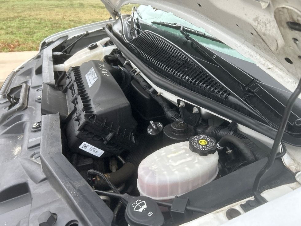 Light Duty Box Truck-Light and Medium Duty Trucks-GMC-2021-Savana G33903-Round Rock-TX-106,059\n\t\tmiles-$ 33,500 - Image 23