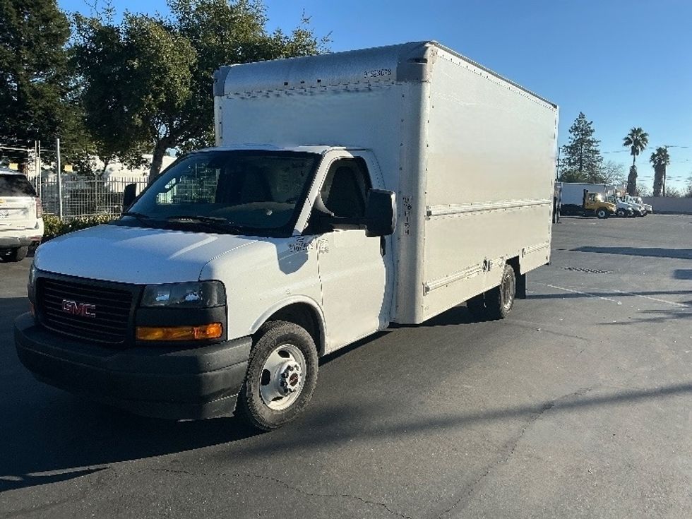 Light Duty Box Truck-Light and Medium Duty Trucks-GMC-2021-Savana G33903-Sacramento-CA-107,453\n\t\tmiles-$ 29,750 - Image 3