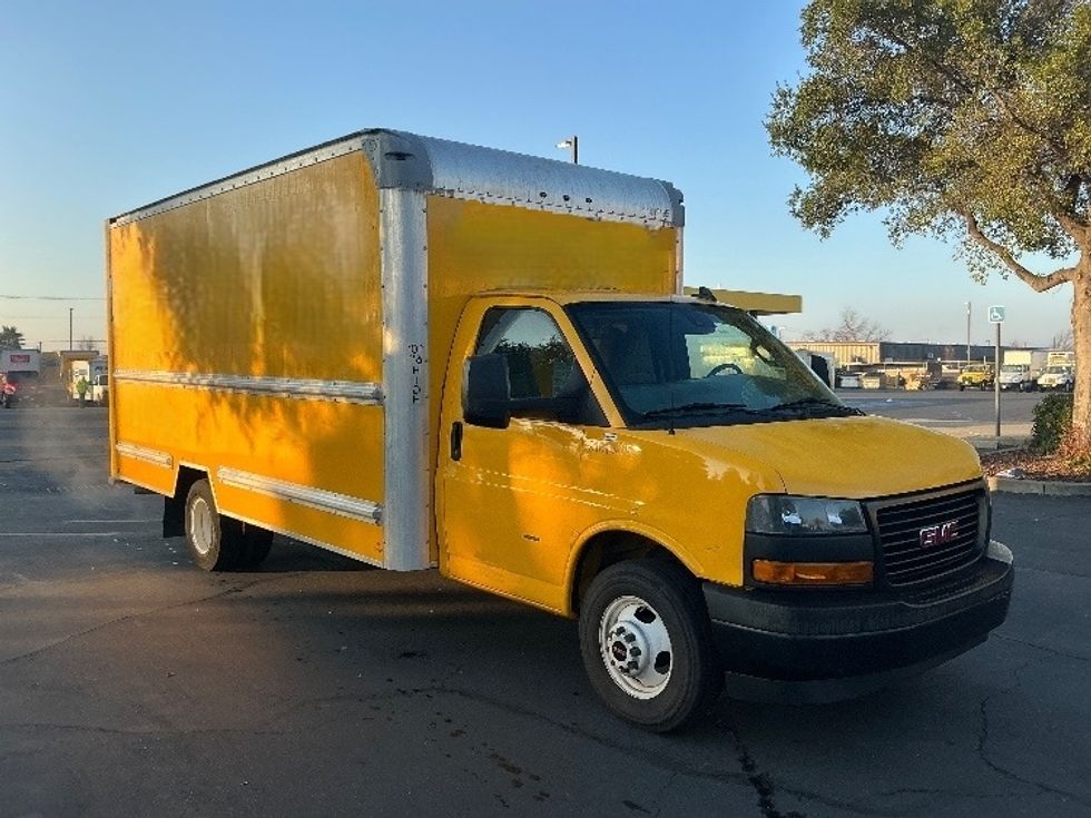 Light Duty Box Truck-Light and Medium Duty Trucks-GMC-2021-Savana G33903-Sacramento-CA-111,392\n\t\tmiles-$ 26,250 - Image 1