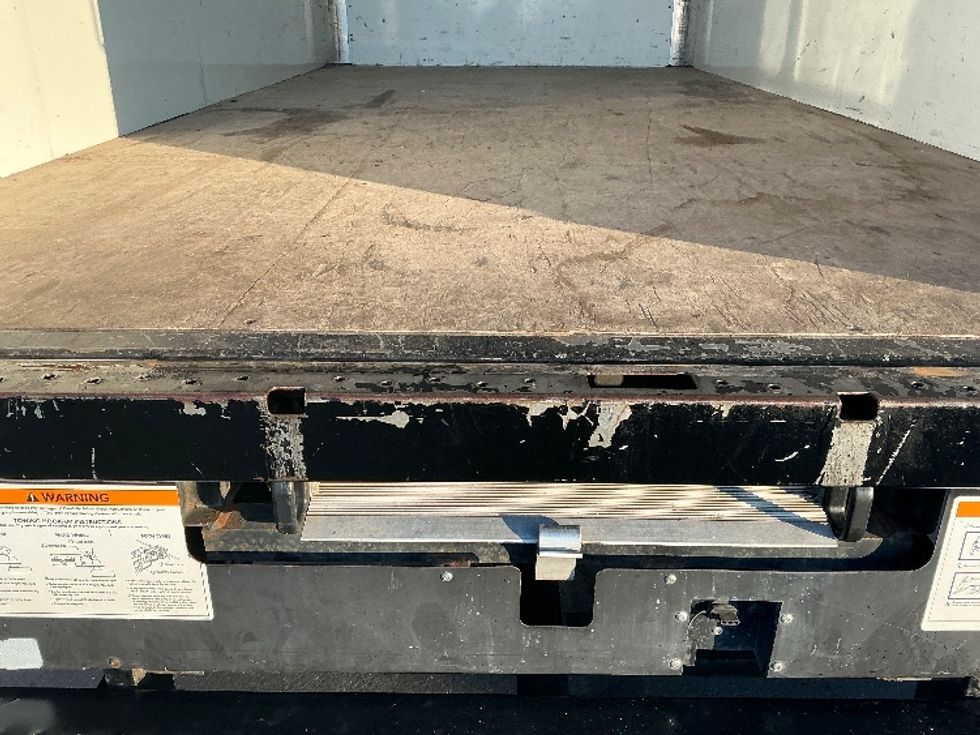 Light Duty Box Truck-Light and Medium Duty Trucks-GMC-2021-Savana G33903-Sacramento-CA-111,392\n\t\tmiles-$ 26,250 - Image 10