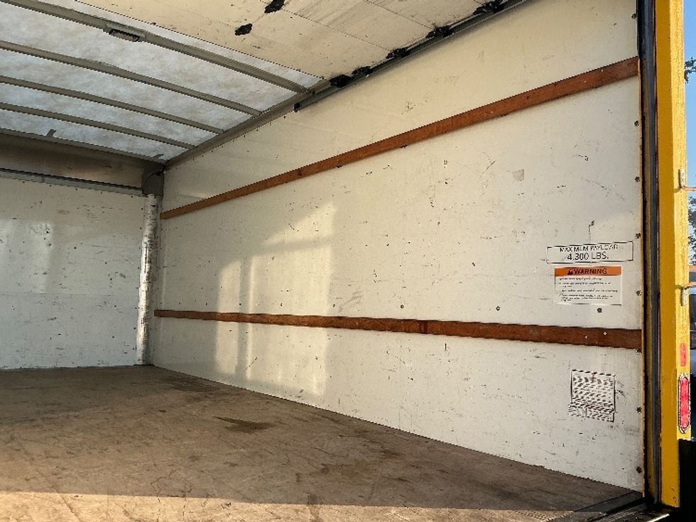 Light Duty Box Truck-Light and Medium Duty Trucks-GMC-2021-Savana G33903-Sacramento-CA-111,392\n\t\tmiles-$ 26,250 - Image 12