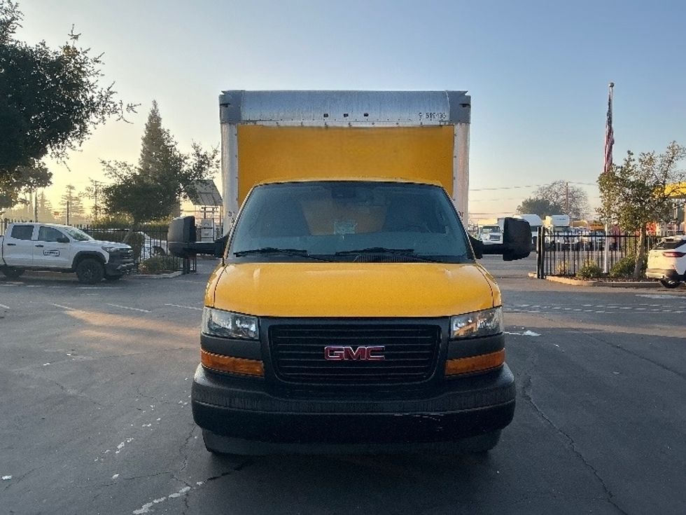 Light Duty Box Truck-Light and Medium Duty Trucks-GMC-2021-Savana G33903-Sacramento-CA-111,392\n\t\tmiles-$ 26,250 - Image 2