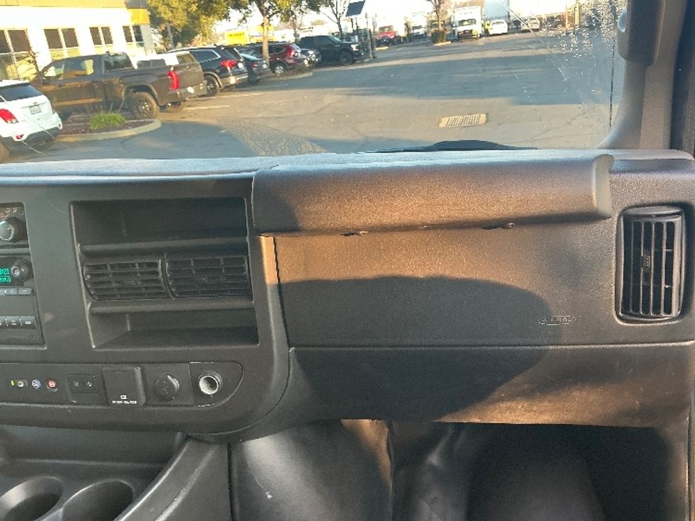 Light Duty Box Truck-Light and Medium Duty Trucks-GMC-2021-Savana G33903-Sacramento-CA-111,392\n\t\tmiles-$ 26,250 - Image 21