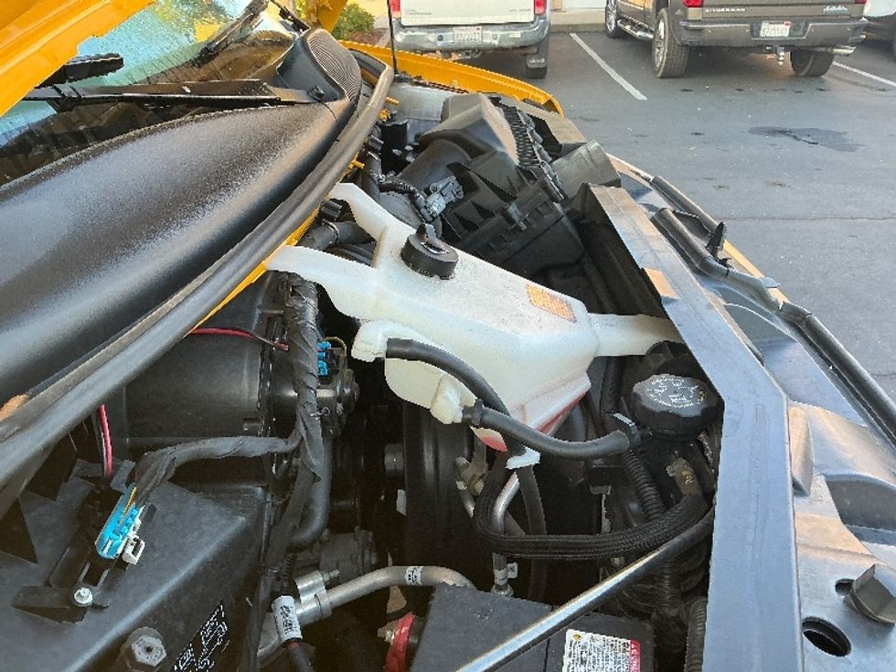 Light Duty Box Truck-Light and Medium Duty Trucks-GMC-2021-Savana G33903-Sacramento-CA-111,392\n\t\tmiles-$ 26,250 - Image 23