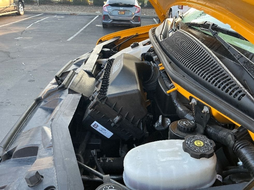 Light Duty Box Truck-Light and Medium Duty Trucks-GMC-2021-Savana G33903-Sacramento-CA-111,392\n\t\tmiles-$ 26,250 - Image 24