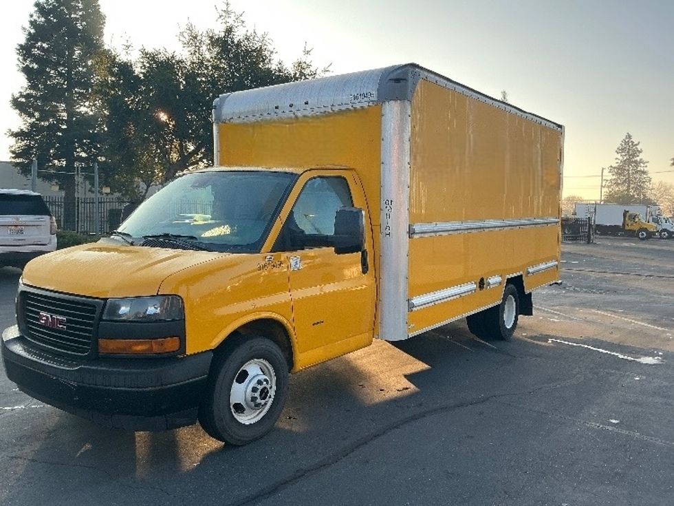 Light Duty Box Truck-Light and Medium Duty Trucks-GMC-2021-Savana G33903-Sacramento-CA-111,392\n\t\tmiles-$ 26,250 - Image 3