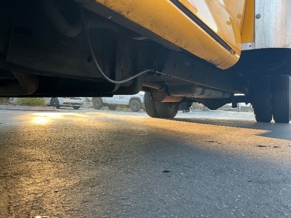 Light Duty Box Truck-Light and Medium Duty Trucks-GMC-2021-Savana G33903-Sacramento-CA-111,392\n\t\tmiles-$ 26,250 - Image 5