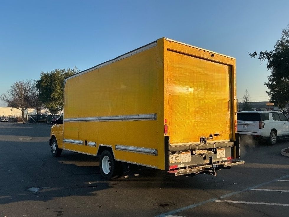 Light Duty Box Truck-Light and Medium Duty Trucks-GMC-2021-Savana G33903-Sacramento-CA-111,392\n\t\tmiles-$ 26,250 - Image 6