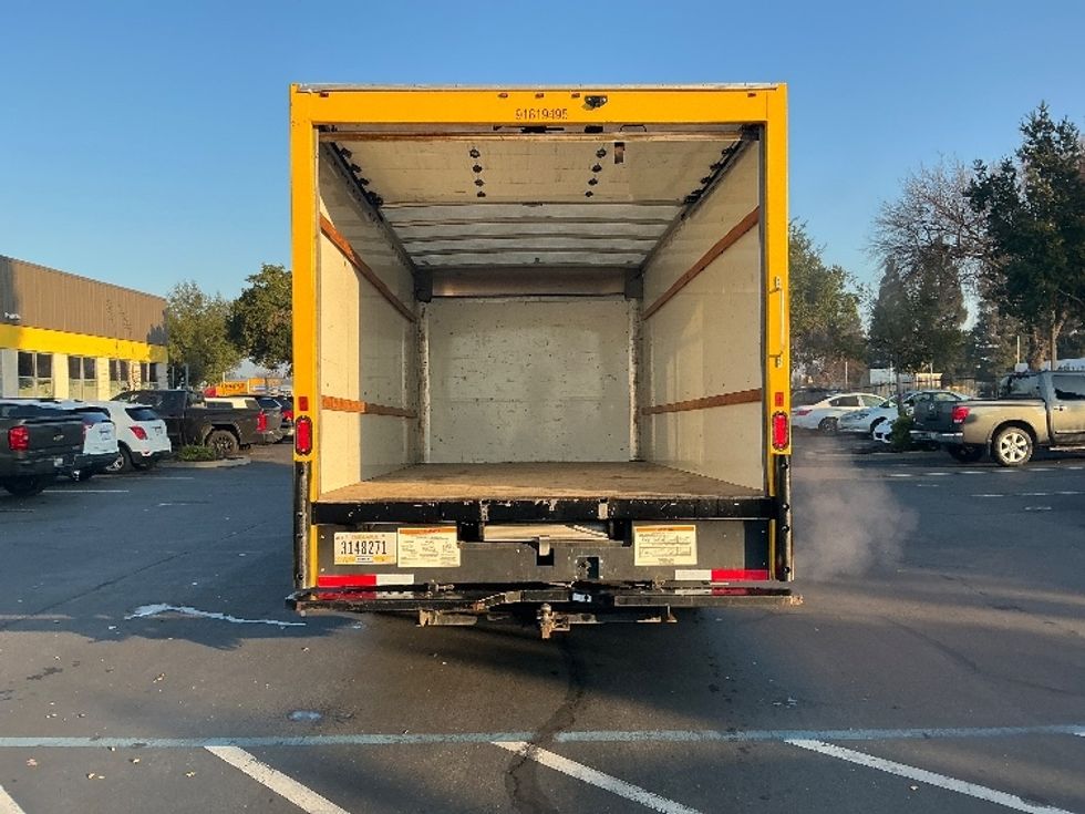 Light Duty Box Truck-Light and Medium Duty Trucks-GMC-2021-Savana G33903-Sacramento-CA-111,392\n\t\tmiles-$ 26,250 - Image 9