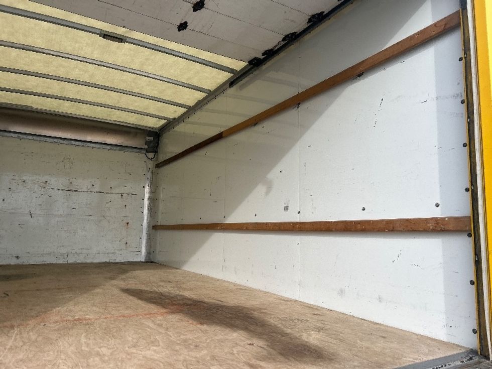 Light Duty Box Truck-Light and Medium Duty Trucks-GMC-2021-Savana G33903-Sacramento-CA-112,642\n\t\tmiles-$ 26,250 - Image 12