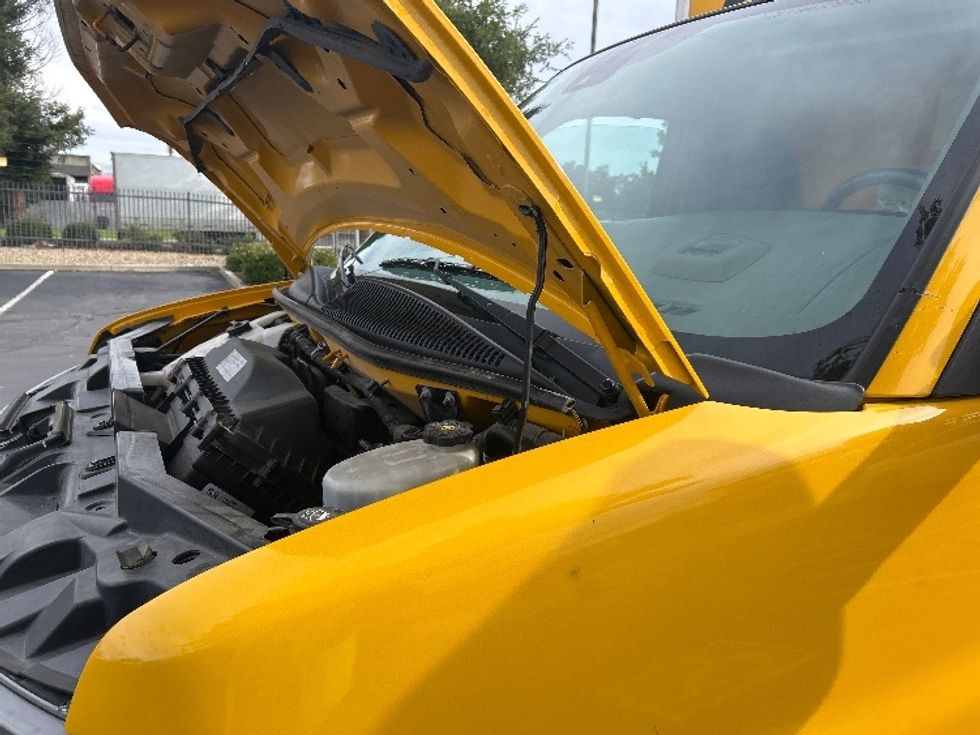 Light Duty Box Truck-Light and Medium Duty Trucks-GMC-2021-Savana G33903-Sacramento-CA-112,642\n\t\tmiles-$ 26,250 - Image 24