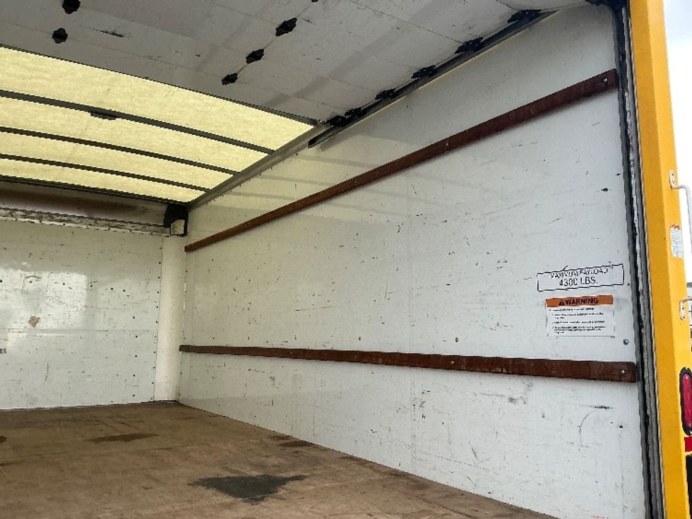 Light Duty Box Truck-Light and Medium Duty Trucks-GMC-2021-Savana G33903-Sacramento-CA-124,123\n\t\tmiles-$ 24,750 - Image 12