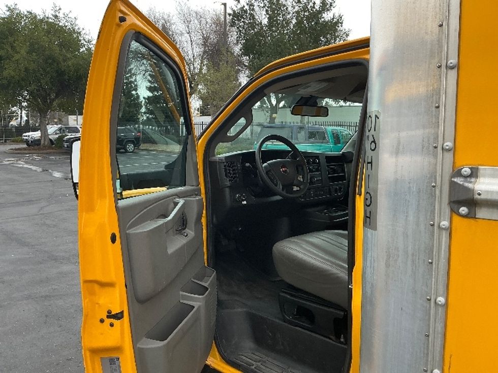 Light Duty Box Truck-Light and Medium Duty Trucks-GMC-2021-Savana G33903-Sacramento-CA-124,123\n\t\tmiles-$ 24,750 - Image 16