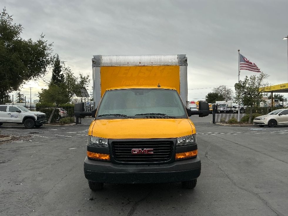 Light Duty Box Truck-Light and Medium Duty Trucks-GMC-2021-Savana G33903-Sacramento-CA-124,123\n\t\tmiles-$ 24,750 - Image 2
