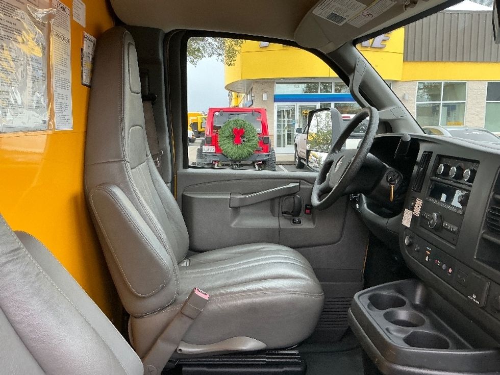 Light Duty Box Truck-Light and Medium Duty Trucks-GMC-2021-Savana G33903-Sacramento-CA-124,123\n\t\tmiles-$ 24,750 - Image 22