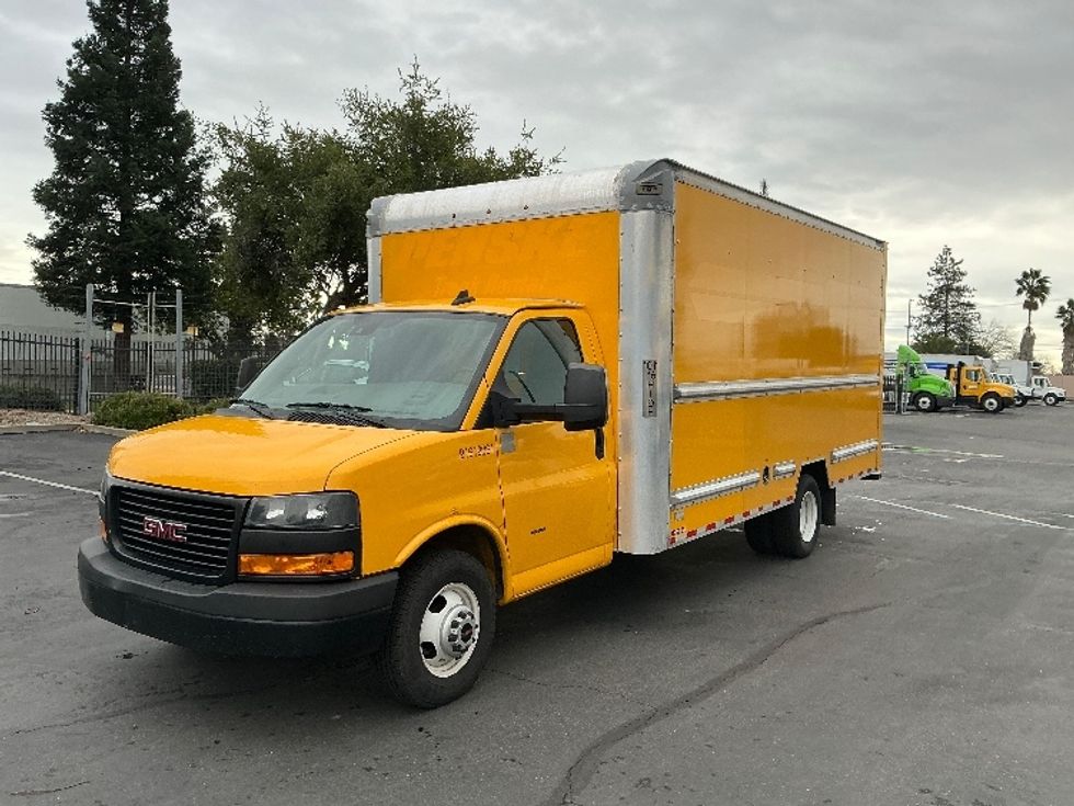Light Duty Box Truck-Light and Medium Duty Trucks-GMC-2021-Savana G33903-Sacramento-CA-124,123\n\t\tmiles-$ 24,750 - Image 3