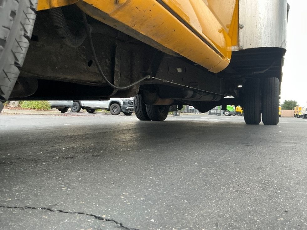 Light Duty Box Truck-Light and Medium Duty Trucks-GMC-2021-Savana G33903-Sacramento-CA-124,123\n\t\tmiles-$ 24,750 - Image 5