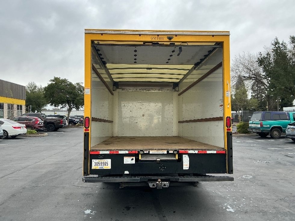 Light Duty Box Truck-Light and Medium Duty Trucks-GMC-2021-Savana G33903-Sacramento-CA-124,123\n\t\tmiles-$ 24,750 - Image 9