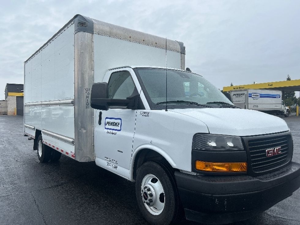 Light Duty Box Truck-Light and Medium Duty Trucks-GMC-2021-Savana G33903-Sacramento-CA-85,376\n\t\tmiles-$ 32,500 - Image 1