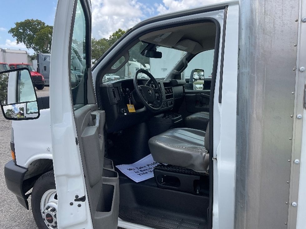 Light Duty Box Truck-Light and Medium Duty Trucks-GMC-2021-Savana G33903-Sacramento-CA-85,376\n\t\tmiles-$ 32,500 - Image 16
