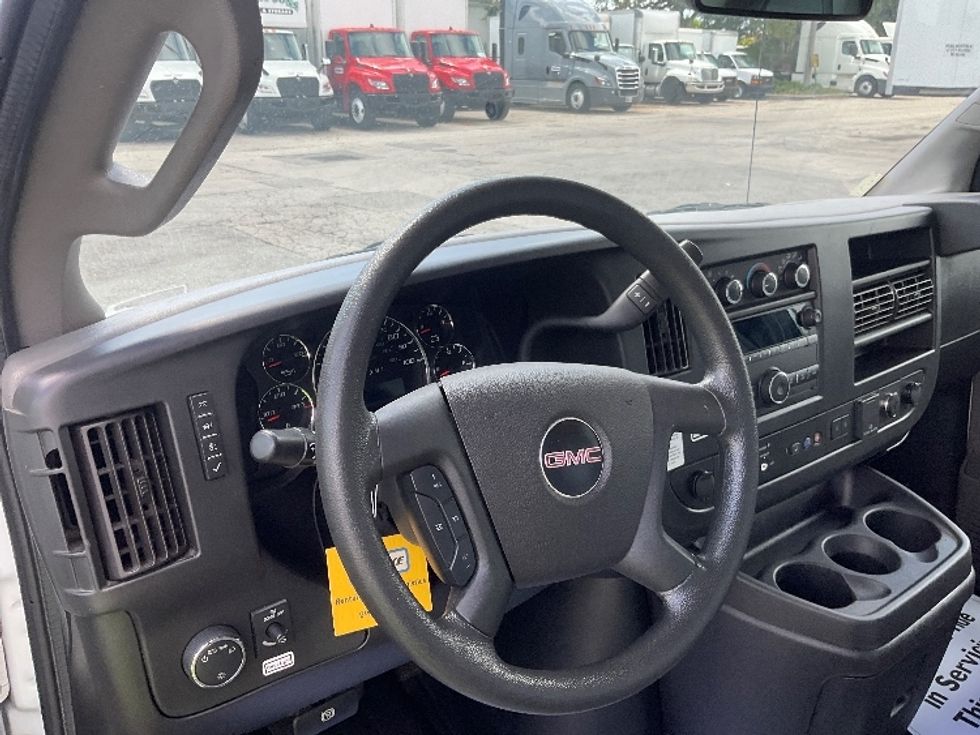 Light Duty Box Truck-Light and Medium Duty Trucks-GMC-2021-Savana G33903-Sacramento-CA-85,376\n\t\tmiles-$ 32,500 - Image 17