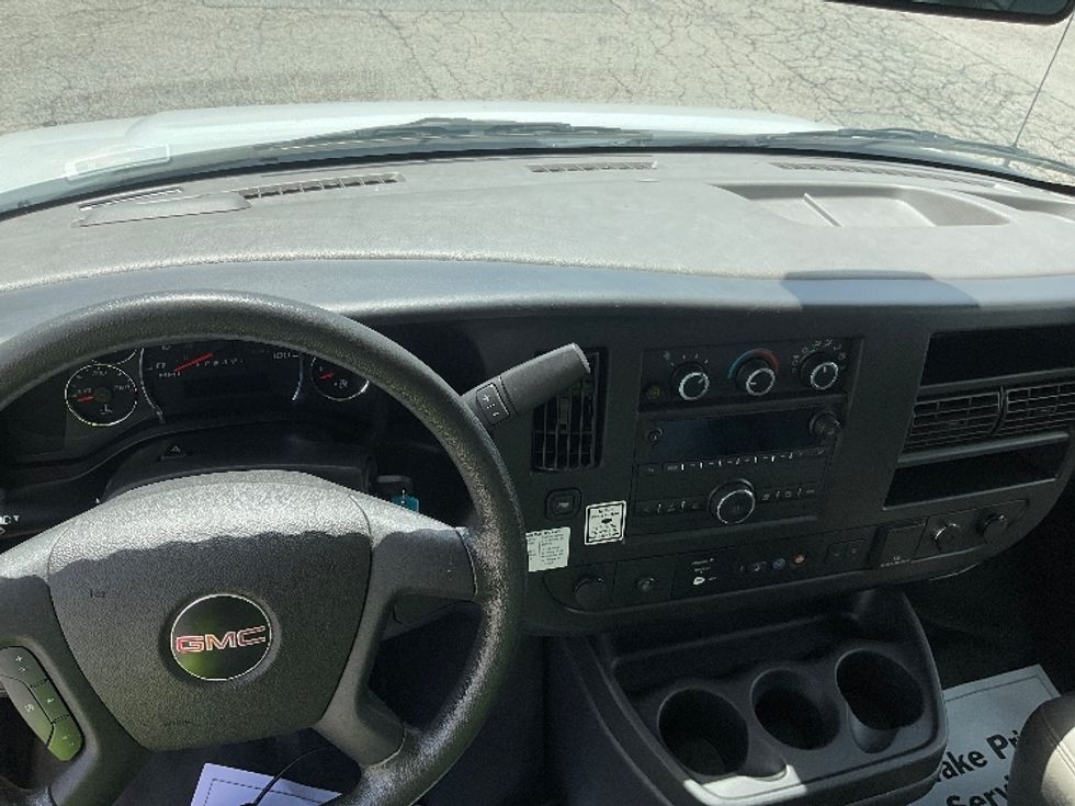 Light Duty Box Truck-Light and Medium Duty Trucks-GMC-2021-Savana G33903-Sacramento-CA-85,376\n\t\tmiles-$ 32,500 - Image 18