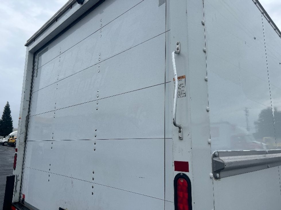 Light Duty Box Truck-Light and Medium Duty Trucks-GMC-2021-Savana G33903-Sacramento-CA-85,376\n\t\tmiles-$ 32,500 - Image 26