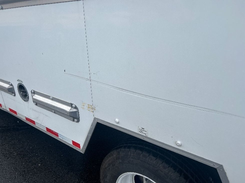 Light Duty Box Truck-Light and Medium Duty Trucks-GMC-2021-Savana G33903-Sacramento-CA-85,376\n\t\tmiles-$ 32,500 - Image 28