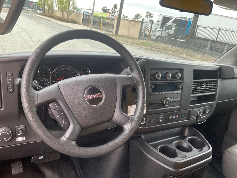 Light Duty Box Truck-Light and Medium Duty Trucks-GMC-2021-Savana G33903-Sacramento-CA-92,732\n\t\tmiles-$ 28,500 - Image 17