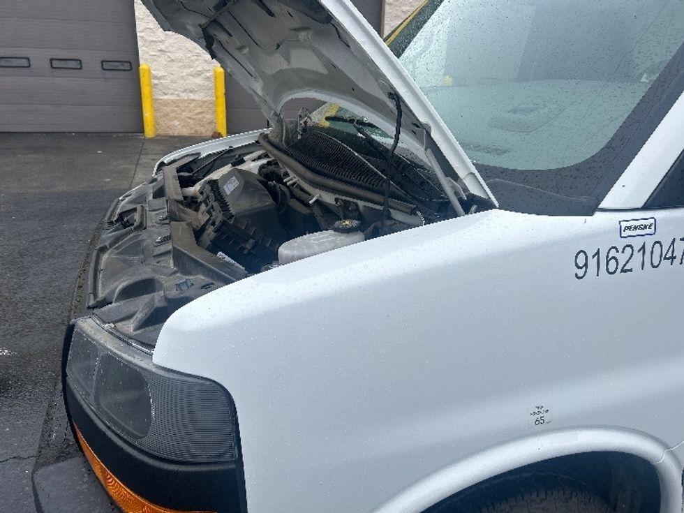 Light Duty Box Truck-Light and Medium Duty Trucks-GMC-2021-Savana G33903-Sacramento-CA-94,081\n\t\tmiles-$ 32,000 - Image 24