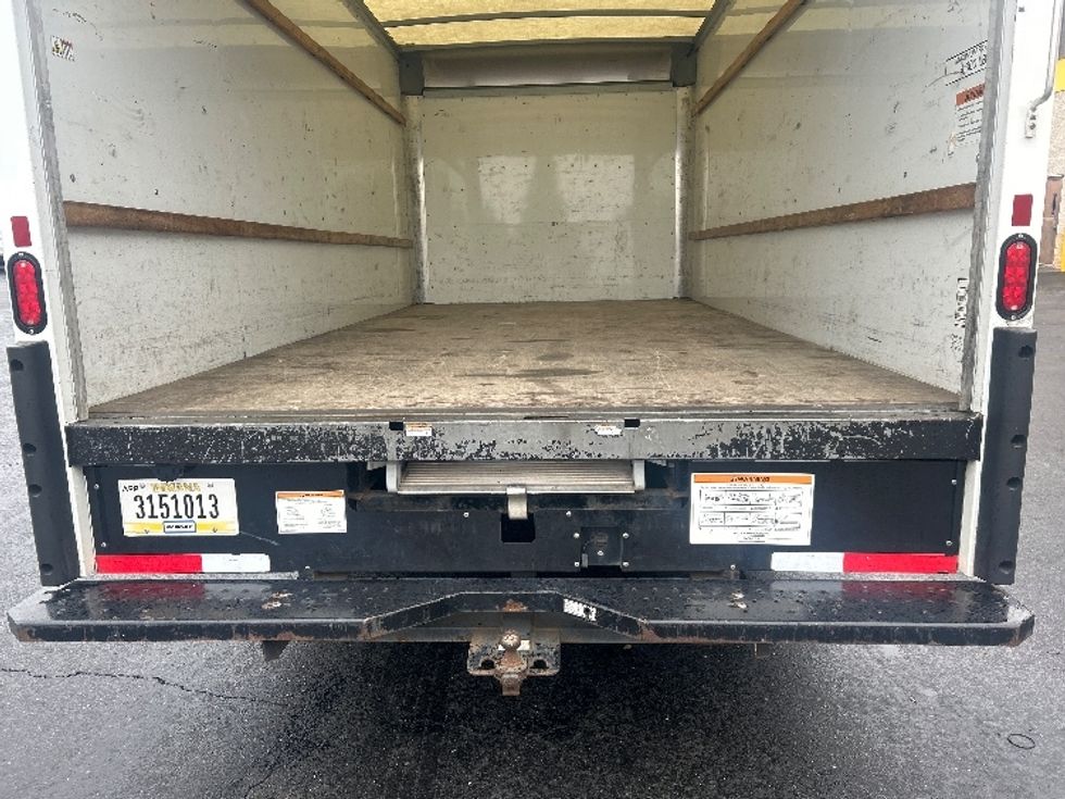 Light Duty Box Truck-Light and Medium Duty Trucks-GMC-2021-Savana G33903-Sacramento-CA-94,081\n\t\tmiles-$ 32,000 - Image 9