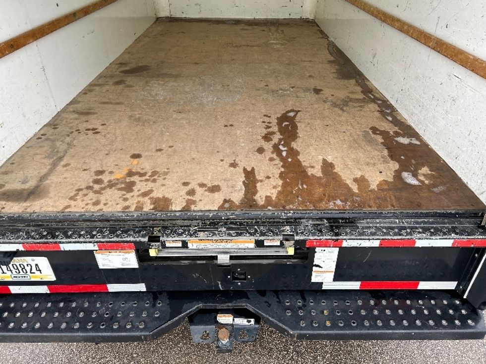 Light Duty Box Truck-Light and Medium Duty Trucks-GMC-2021-Savana G33903-Saginaw-MI-104,840\n\t\tmiles-$ 28,500 - Image 10