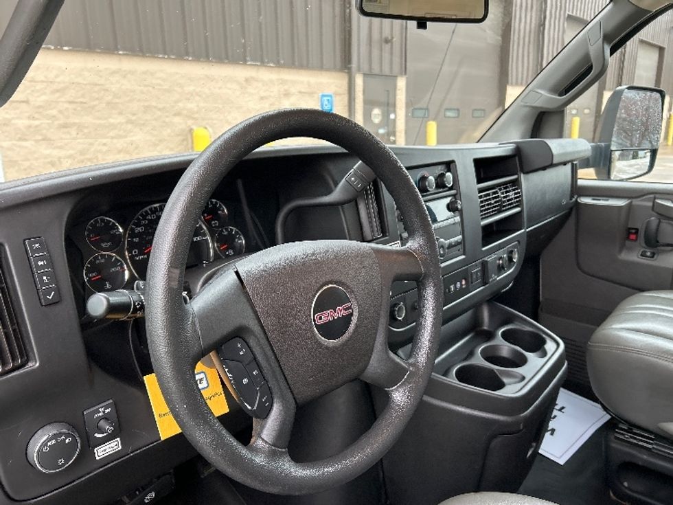Light Duty Box Truck-Light and Medium Duty Trucks-GMC-2021-Savana G33903-Saginaw-MI-104,840\n\t\tmiles-$ 28,500 - Image 17