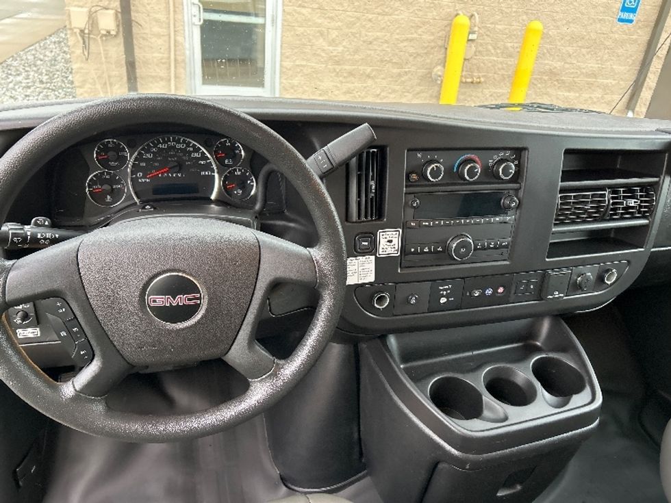 Light Duty Box Truck-Light and Medium Duty Trucks-GMC-2021-Savana G33903-Saginaw-MI-104,840\n\t\tmiles-$ 28,500 - Image 18