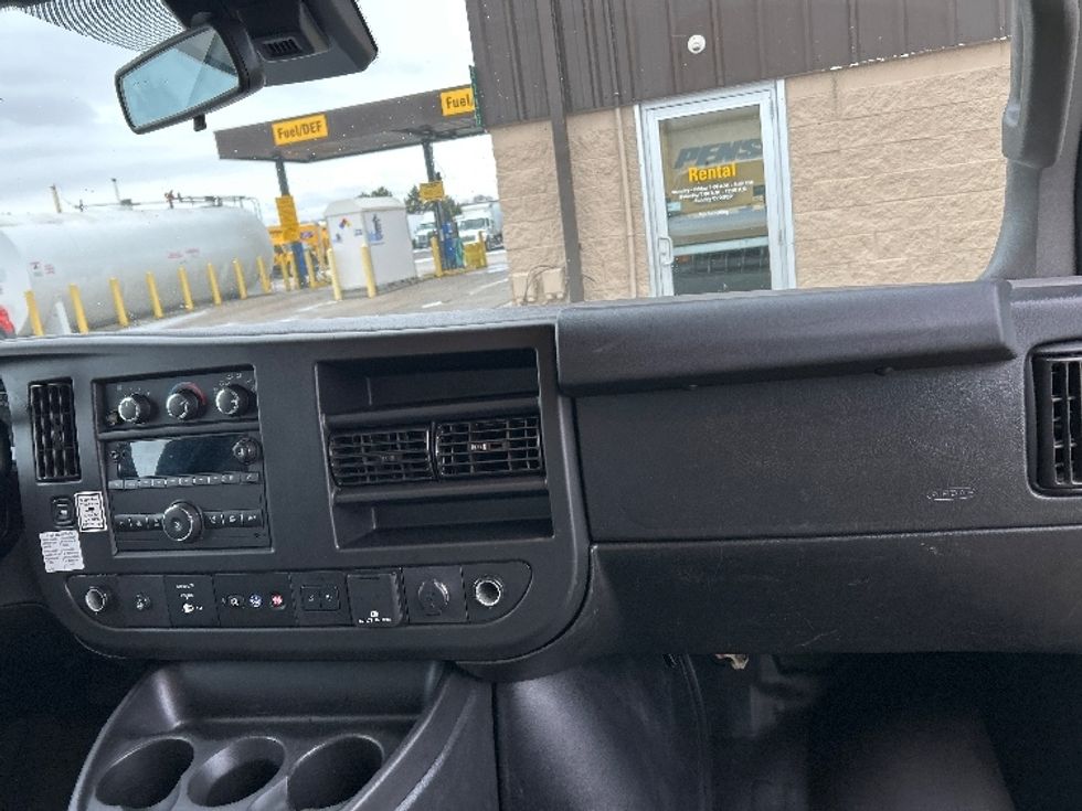 Light Duty Box Truck-Light and Medium Duty Trucks-GMC-2021-Savana G33903-Saginaw-MI-104,840\n\t\tmiles-$ 28,500 - Image 21