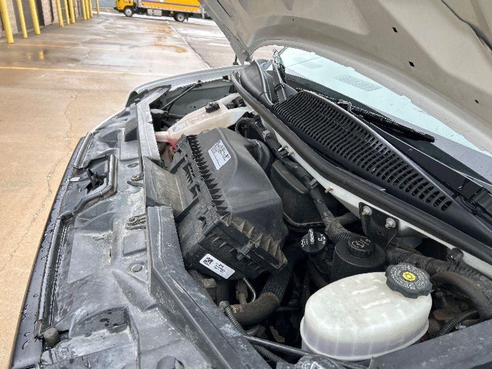 Light Duty Box Truck-Light and Medium Duty Trucks-GMC-2021-Savana G33903-Saginaw-MI-104,840\n\t\tmiles-$ 28,500 - Image 24