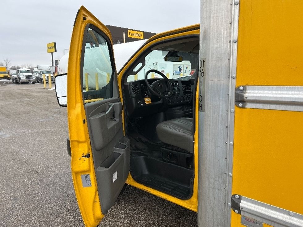 Light Duty Box Truck-Light and Medium Duty Trucks-GMC-2021-Savana G33903-Saginaw-MI-79,481\n\t\tmiles-$ 28,500 - Image 14