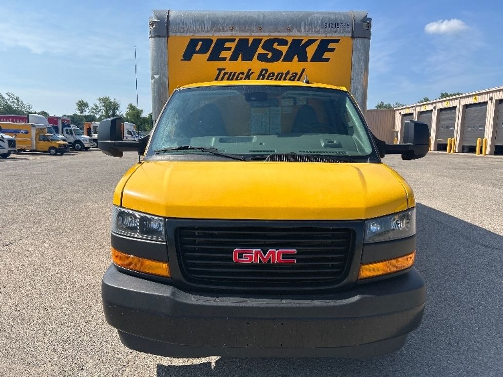 Light Duty Box Truck-Light and Medium Duty Trucks-GMC-2021-Savana G33903-Saginaw-MI-88,106\n\t\tmiles-$ 27,500 - Image 2