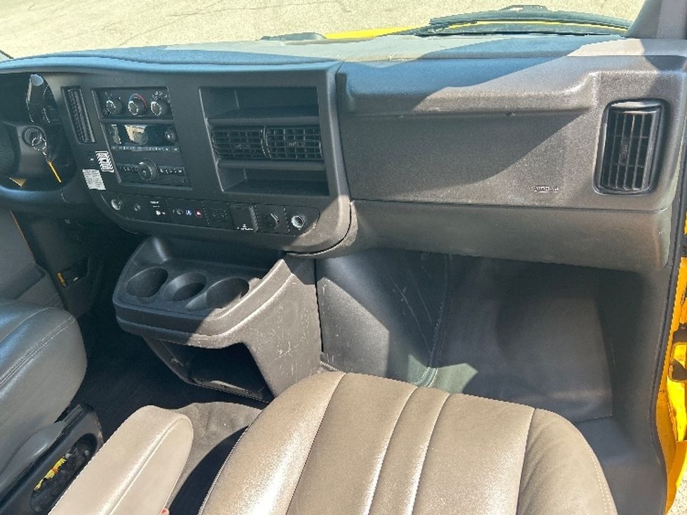 Light Duty Box Truck-Light and Medium Duty Trucks-GMC-2021-Savana G33903-Saginaw-MI-88,106\n\t\tmiles-$ 27,500 - Image 20